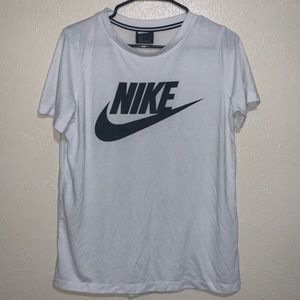 Medium Nike DriFit tee shirt